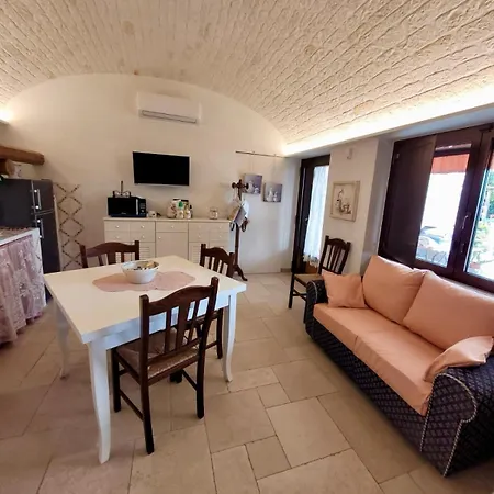Feriehus Valle D'itria Trulli E Alcova Mikael *