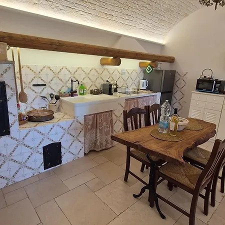 Valle D'itria Trulli E Alcova Mikael Feriehus
