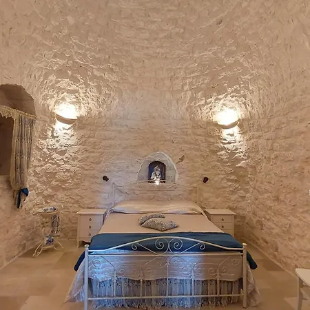 Valle D'itria Trulli E Alcova Mikael 치스테르니노