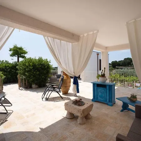 Valle D'itria Trulli E Alcova Mikael