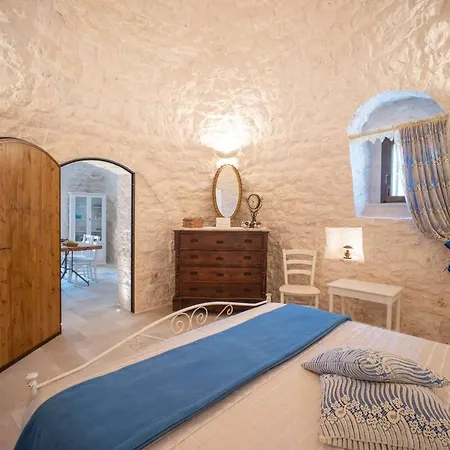 Valle D'itria Trulli E Alcova Mikael