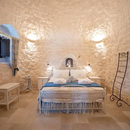 Valle D'itria Trulli E Alcova Mikael * Cisternino