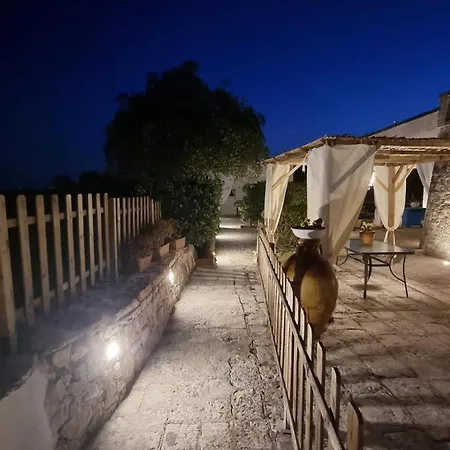 Valle D'itria Trulli E Alcova Mikael * Cisternino