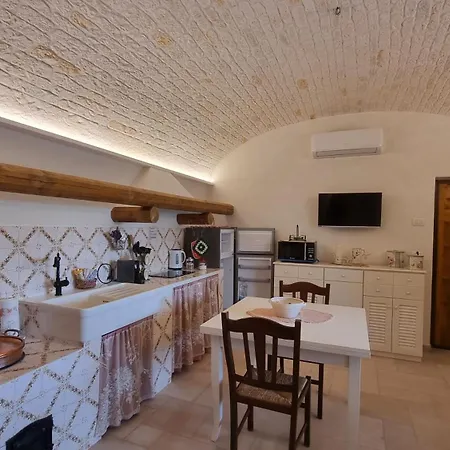 Holiday home Valle D'itria Trulli E Alcova Mikael *