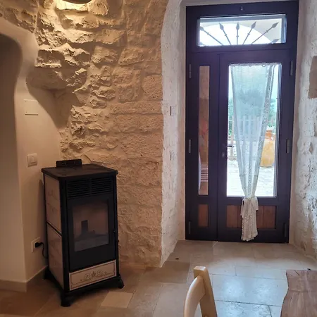 Valle D'itria Trulli E Alcova Mikael