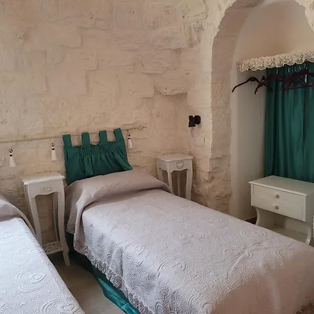 Valle D'itria Trulli E Alcova Mikael
