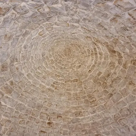 Valle D'itria Trulli E Alcova Mikael *