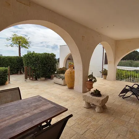 Valle D'itria Trulli E Alcova Mikael * 奇斯泰尼诺