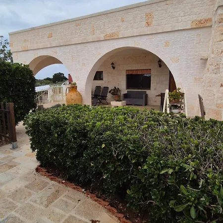 Valle D'itria Trulli E Alcova Mikael 치스테르니노
