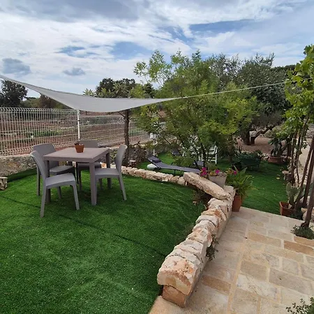 Valle D'itria Trulli E Alcova Mikael